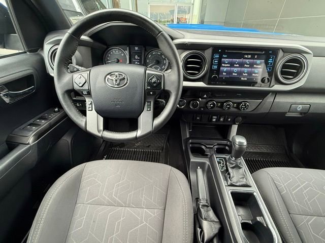 Used 2018 Toyota Tacoma TRD Sport AWD/4WD image 19