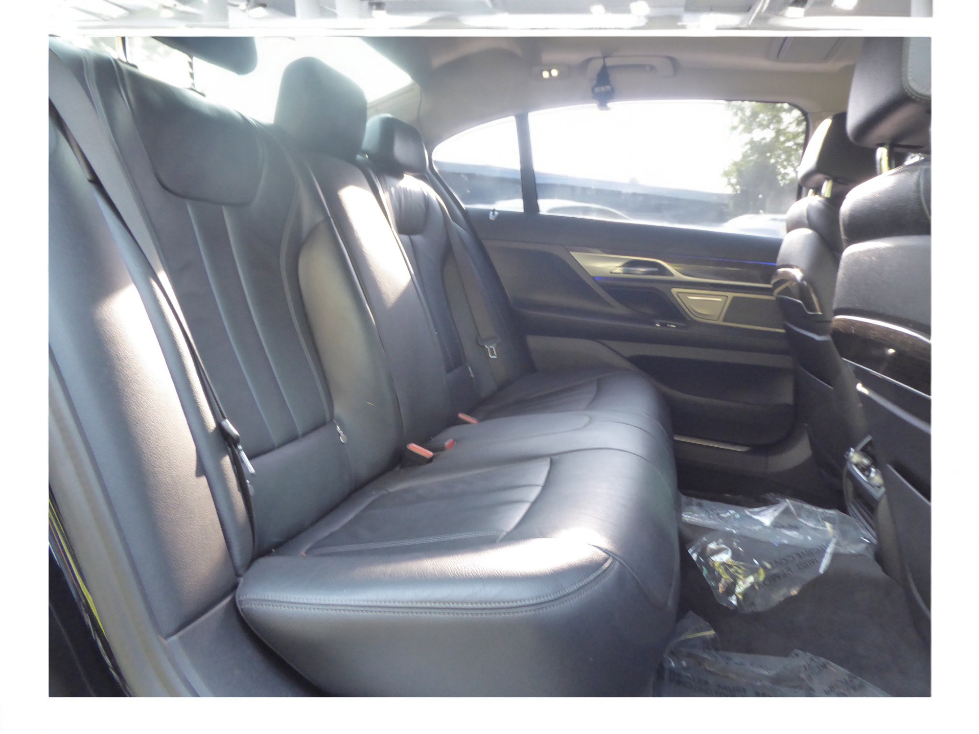 Used 2020 BMW 740i xDrive w/ Cold Weather Package image 18