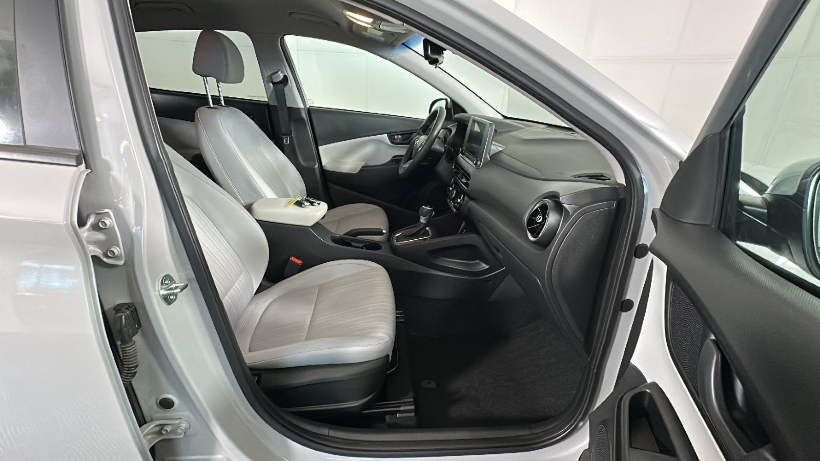 Used 2023 Hyundai Kona SEL w/ Cargo Package AWD/4WD image 34