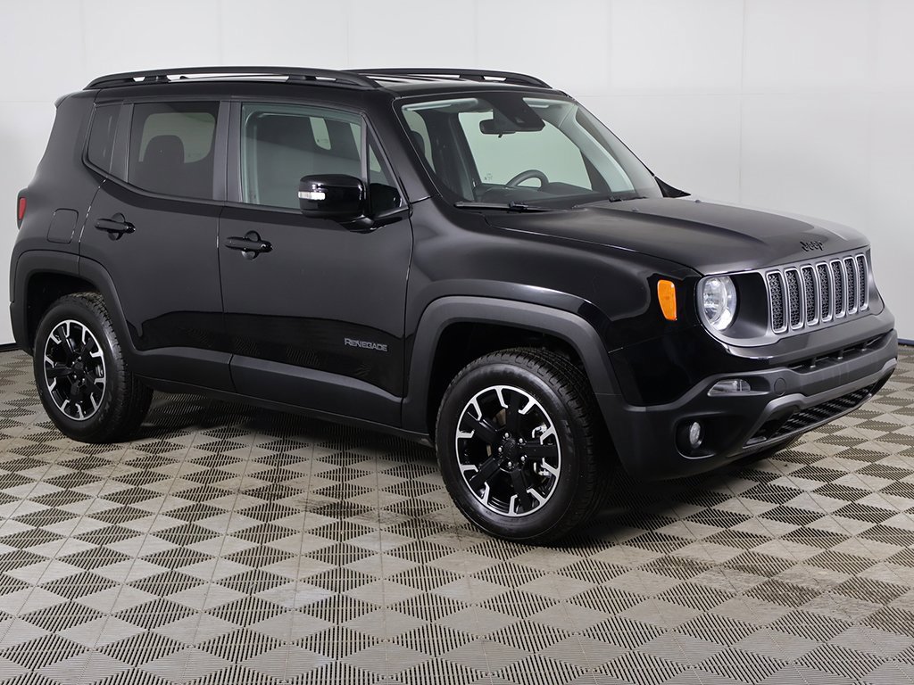 Used 2023 Jeep Renegade Latitude image 2