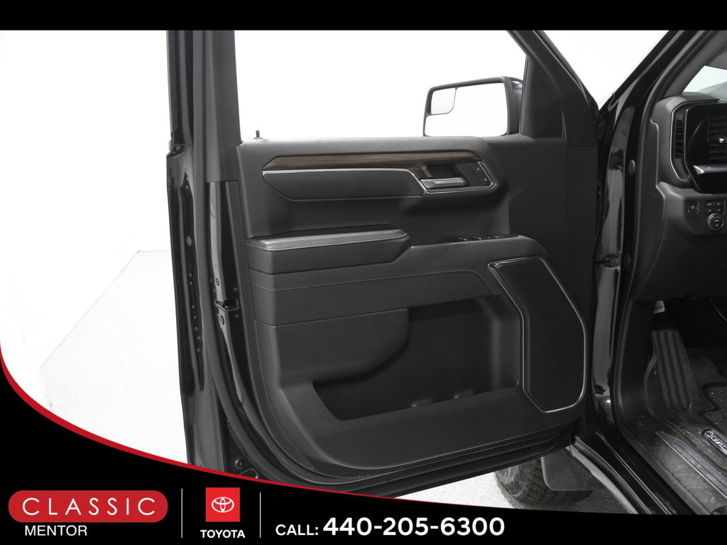 Used 2023 Chevrolet Silverado 1500 RST w/ Z71 Off-Road Package image 4