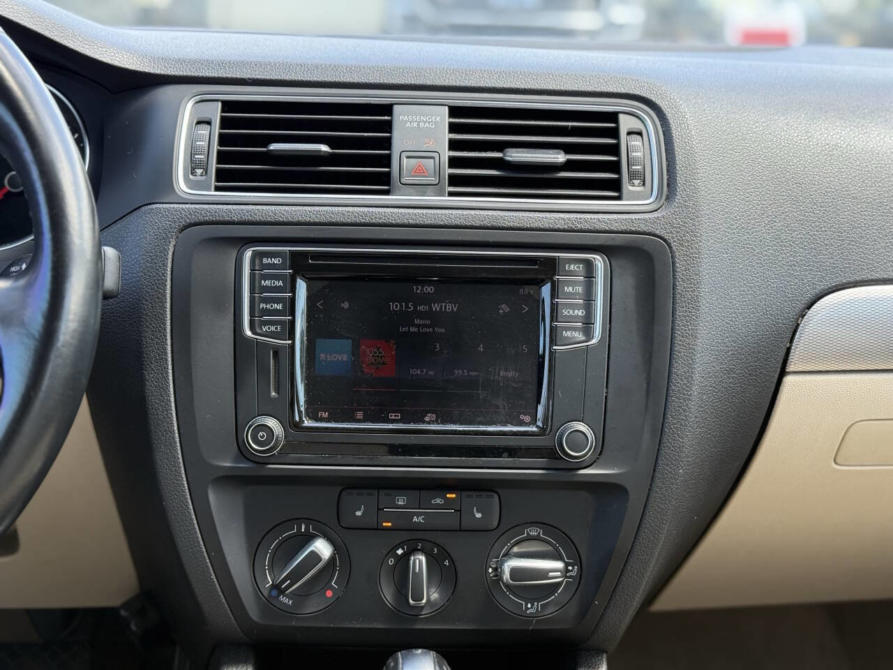 Used 2016 Volkswagen Jetta SE image 18