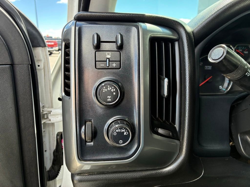 Used 2018 Chevrolet Silverado 2500 LT AWD/4WD image 18