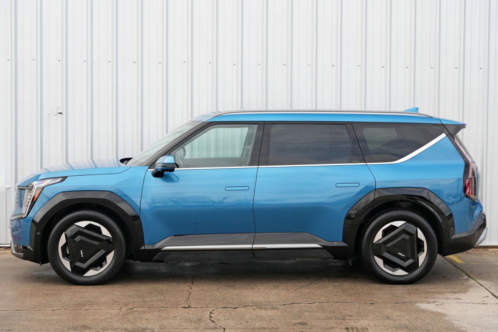 Used 2024 Kia EV9 Land image 55