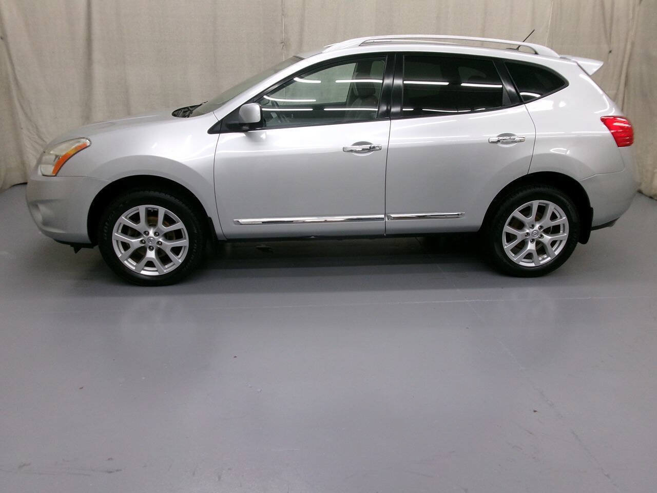 Used 2012 Nissan Rogue SL AWD/4WD image 6