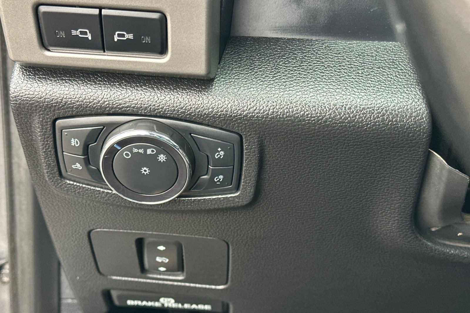 Used 2021 Ford F250 Lariat w/ Chrome Package image 38