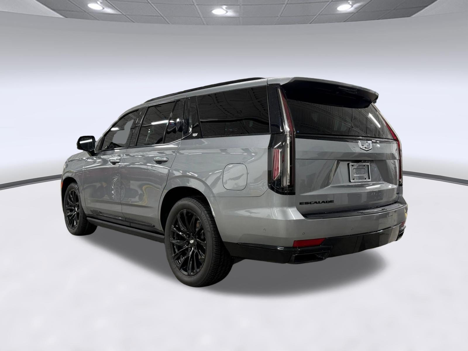 Used 2023 Cadillac Escalade Sport Platinum w/ LPO, ONYX Package AWD/4WD image 3