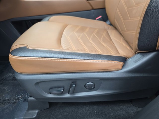 Certified 2025 Nissan Pathfinder Platinum w/ Cargo Package image 28