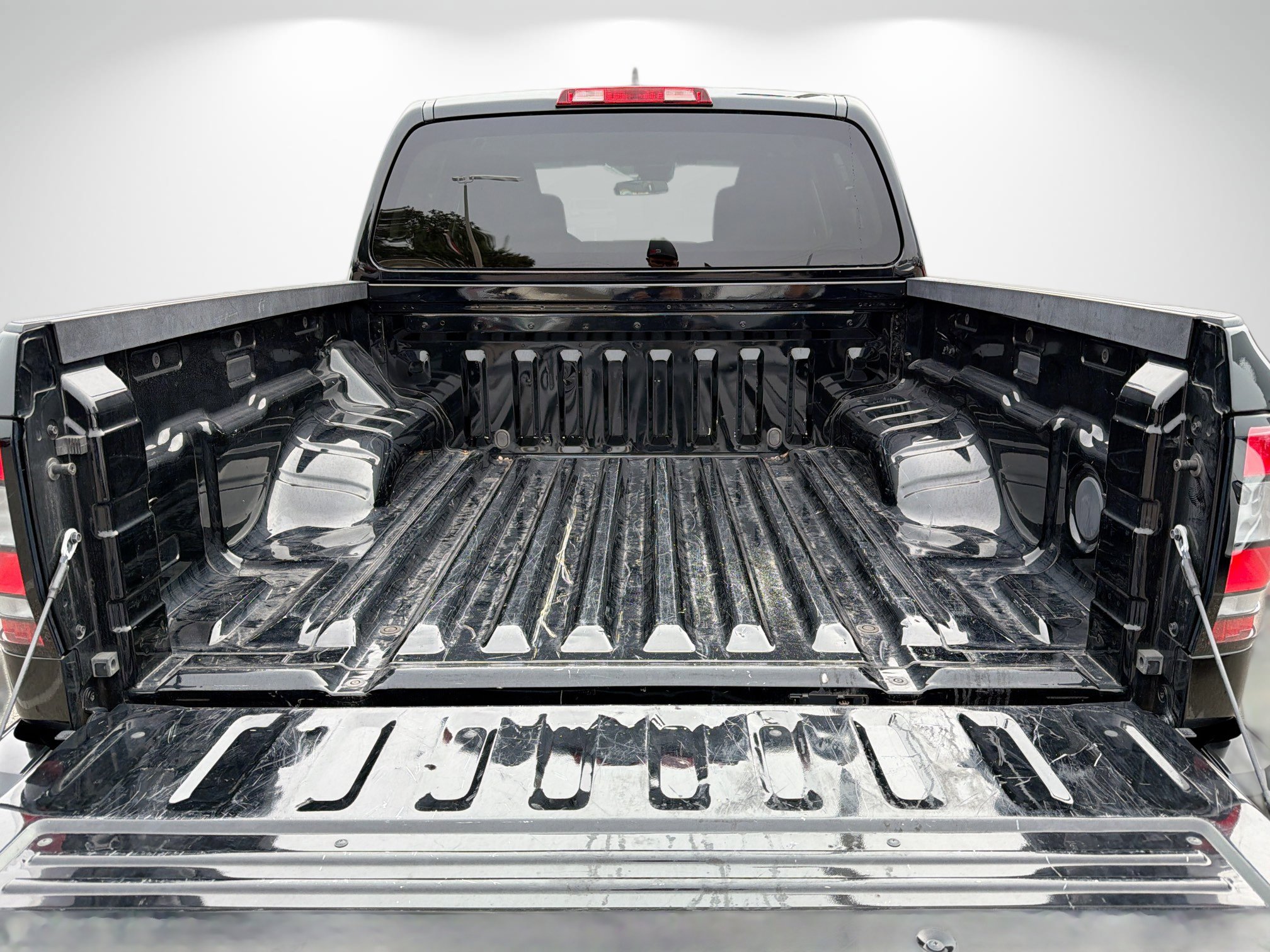 Used 2022 Nissan Frontier SV w/ Technology Package image 12