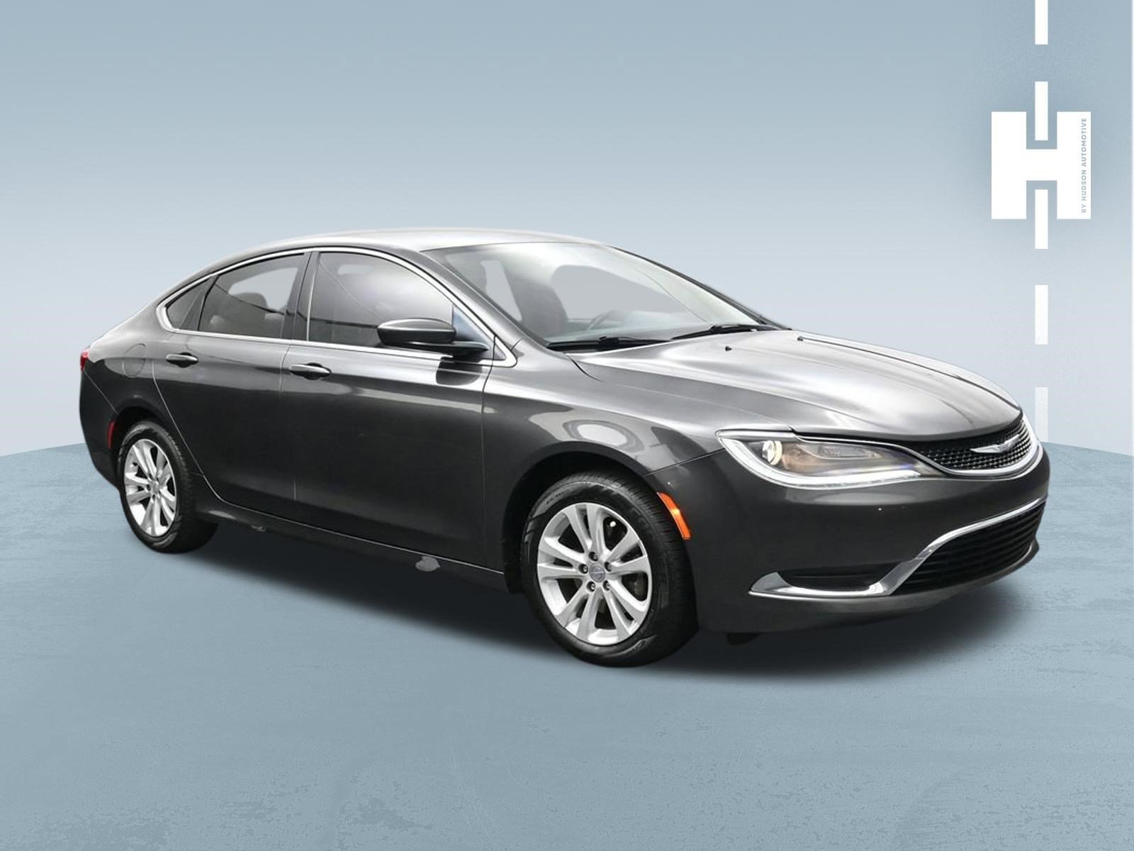 Used 2017 Chrysler 200 Limited Platinum image 1
