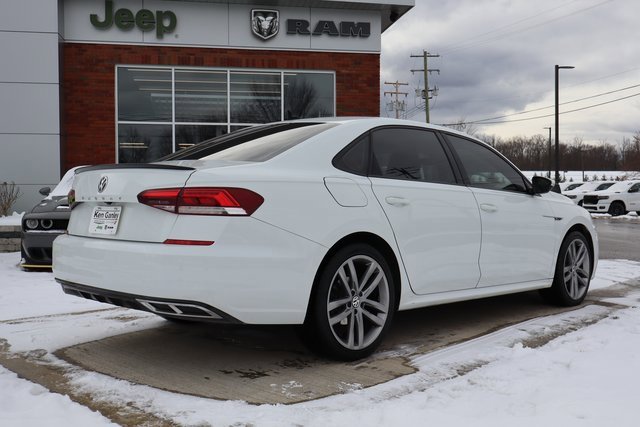 Used 2021 Volkswagen Passat 2.0T R-Line image 32