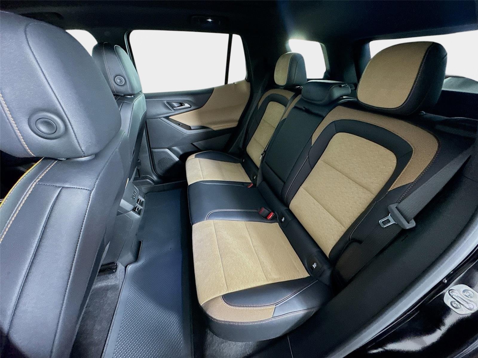 Certified 2025 Chevrolet Equinox ACTIV w/ Safety and Technology Package AWD/4WD image 23