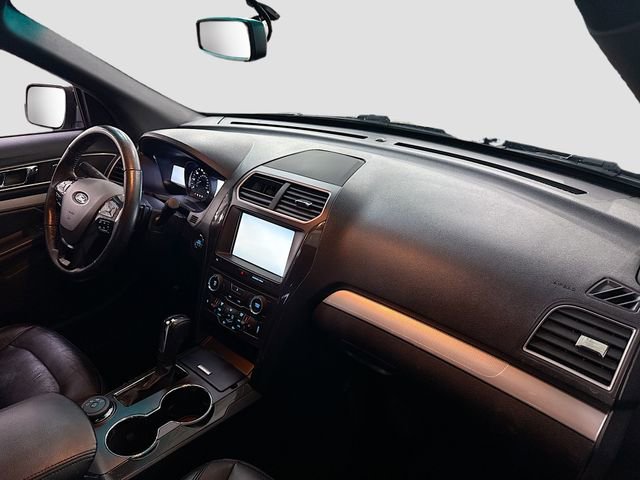 Used 2016 Ford Explorer XLT w/ Equipment Group 202A image 32