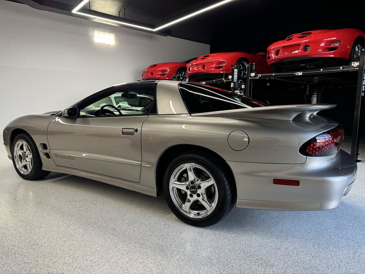 Used 2000 Pontiac Firebird Formula RWD image 9