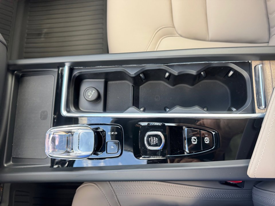 New 2026 Volvo XC60 B5 Plus w/ Protection Package Premier image 20