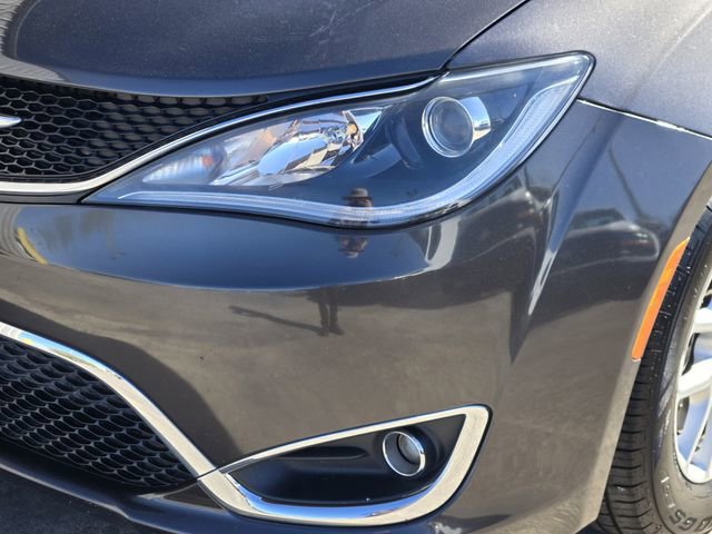 Used 2020 Chrysler Pacifica Touring-L image 13