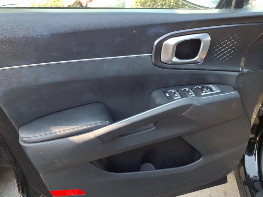 Used 2024 Kia Sorento S FWD image 23