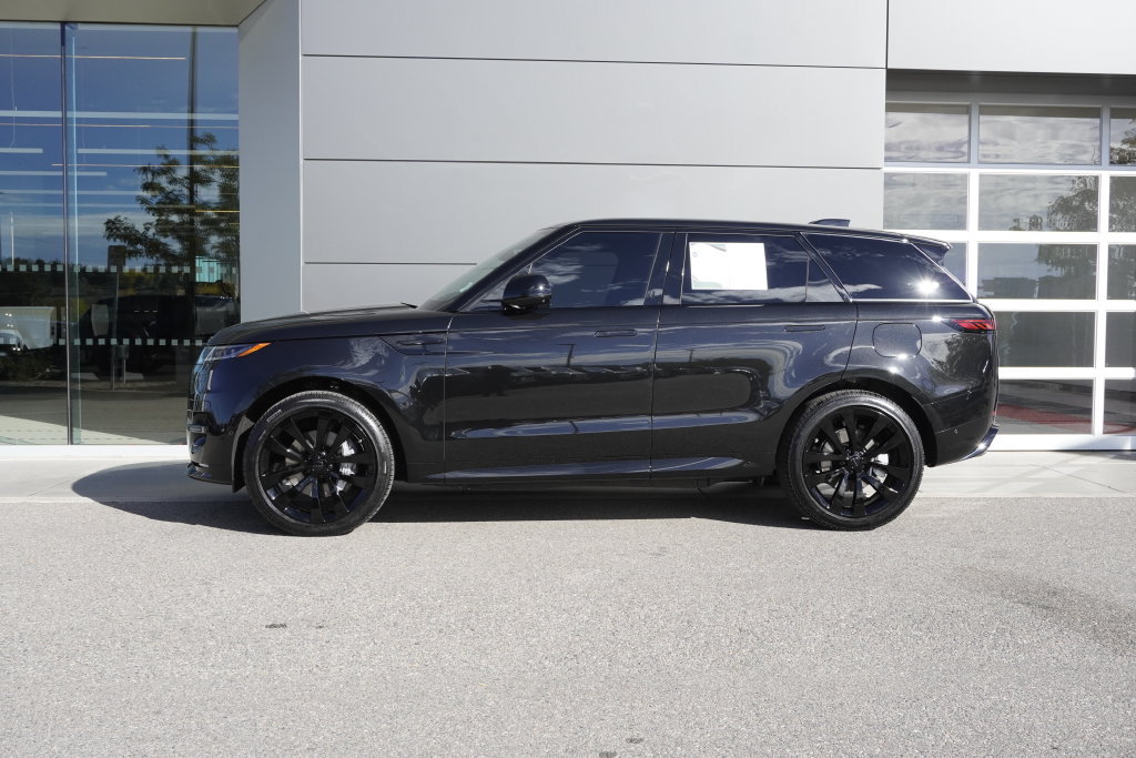 Used 2026 Land Rover Range Rover Sport Dynamic SE AWD/4WD image 8