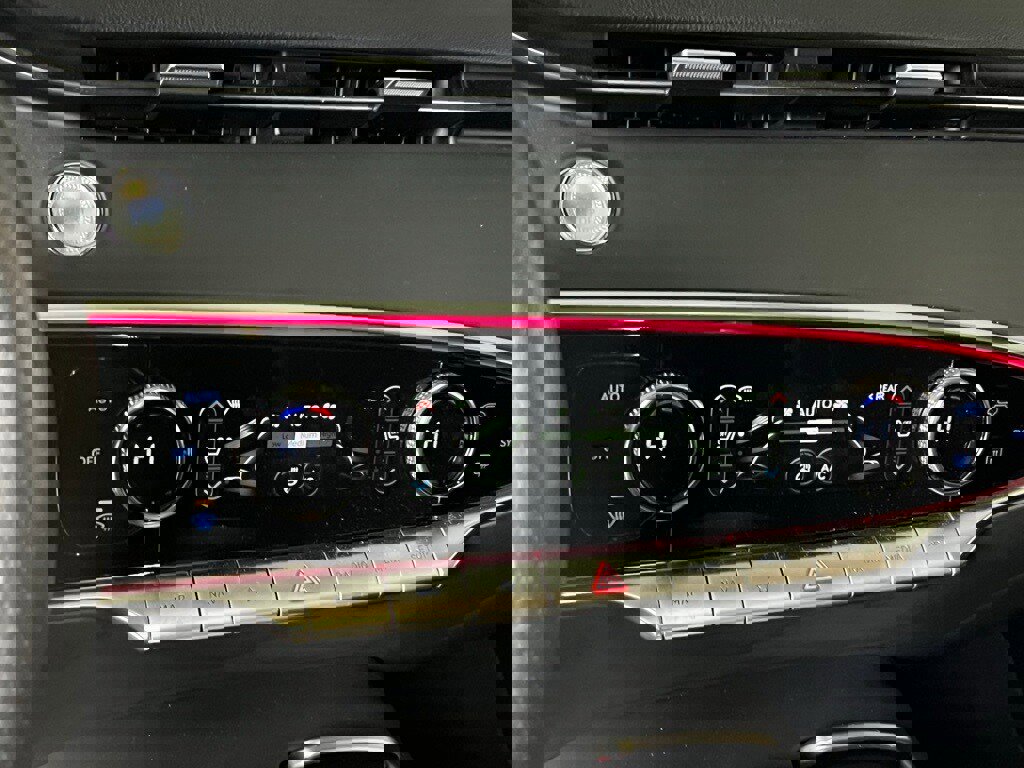 Used 2024 Genesis GV70 3.5T Sport image 14