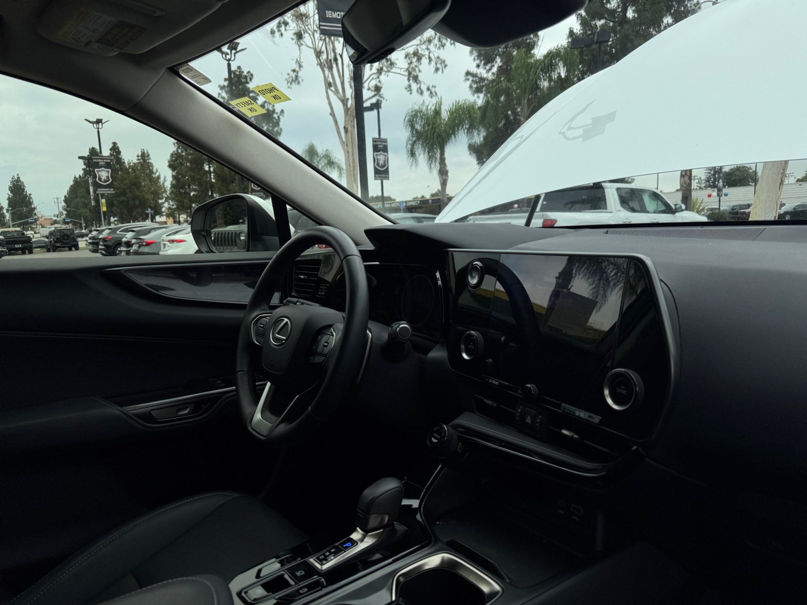 Used 2025 Lexus NX 250 FWD w/ Accessory Package (Z1) image 21
