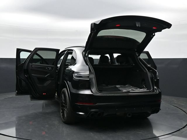 Used 2023 Porsche Cayenne GTS AWD/4WD image 43