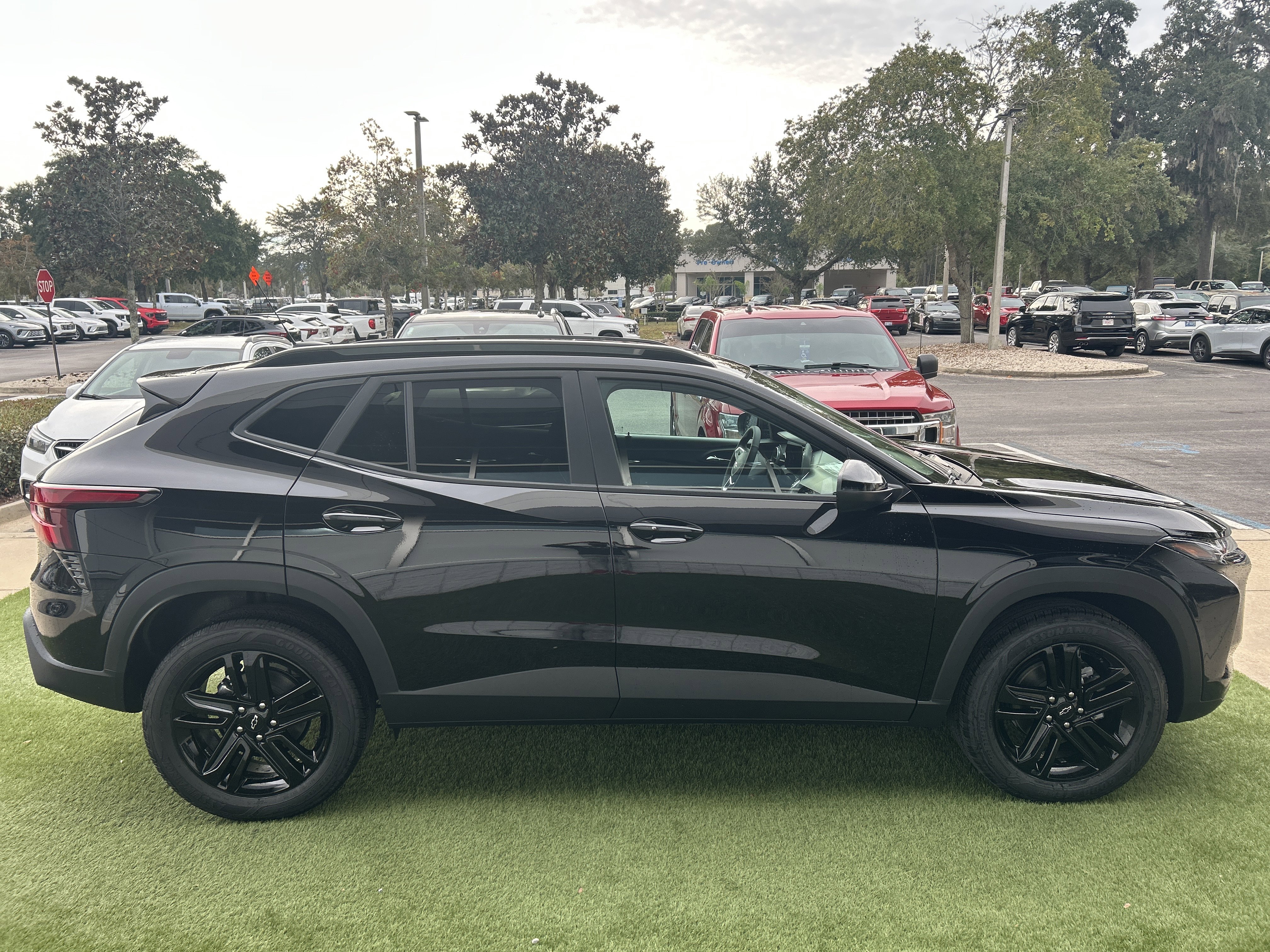 New 2025 Chevrolet Trax ACTIV w/ Sunroof Package image 4