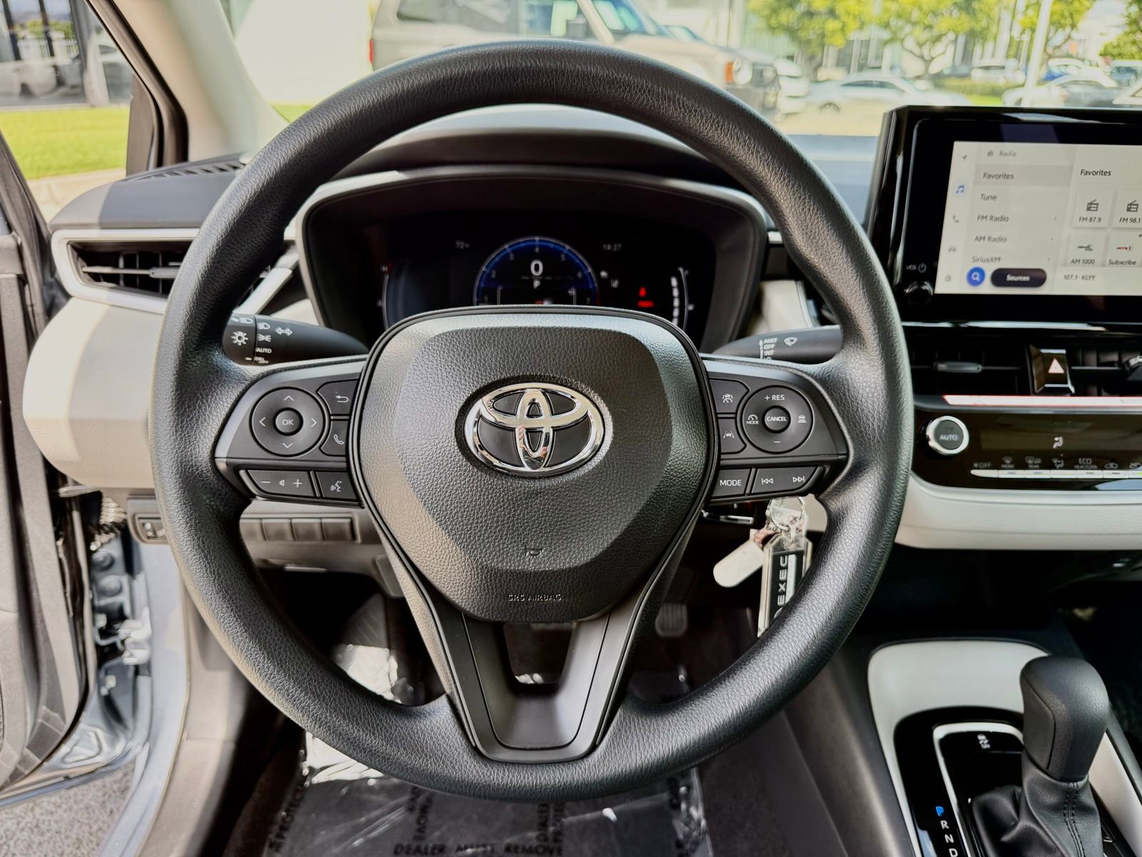 Used 2026 Toyota Corolla LE w/ Carpet Mat Package (TMS) image 27