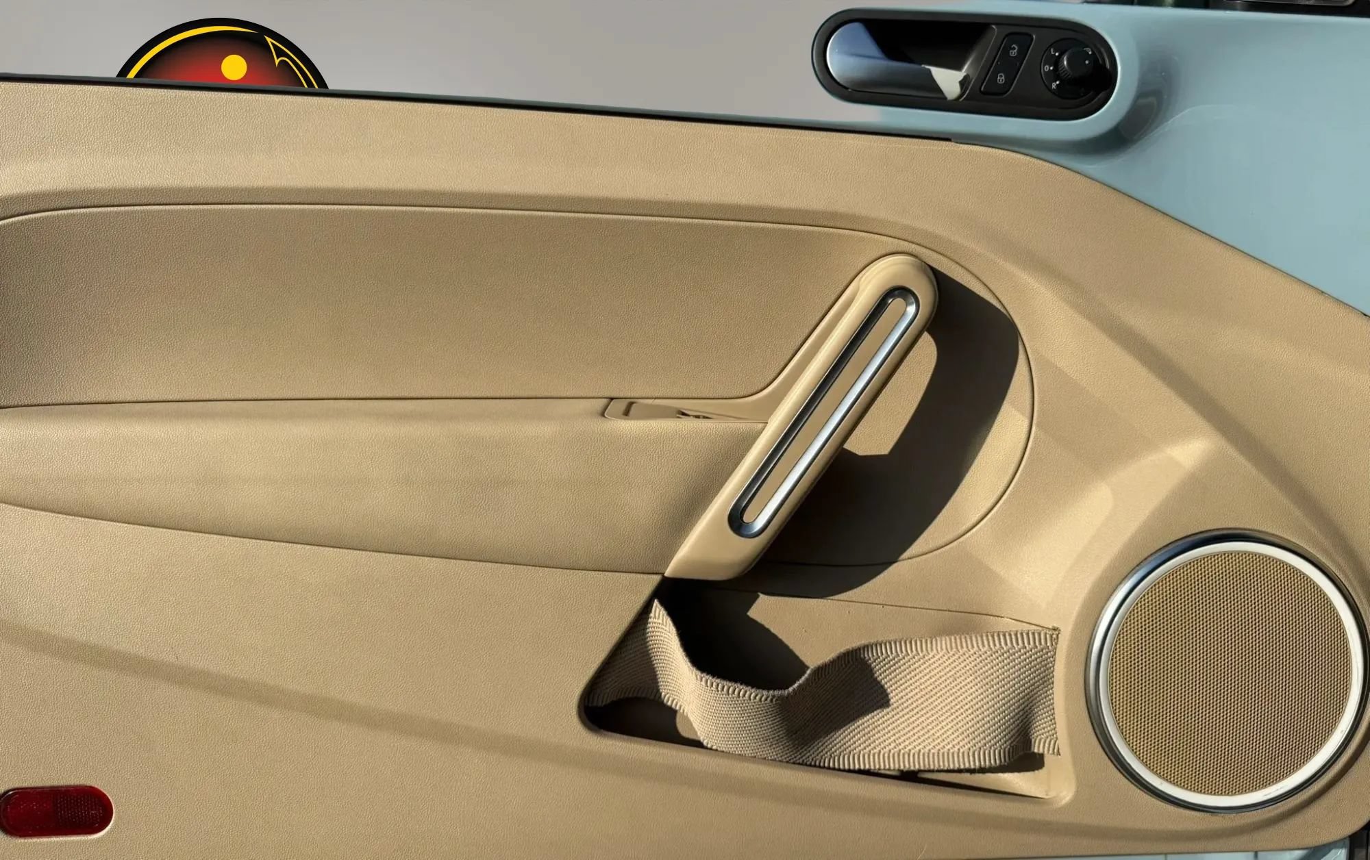 Used 2013 Volkswagen Beetle TDI FWD image 40