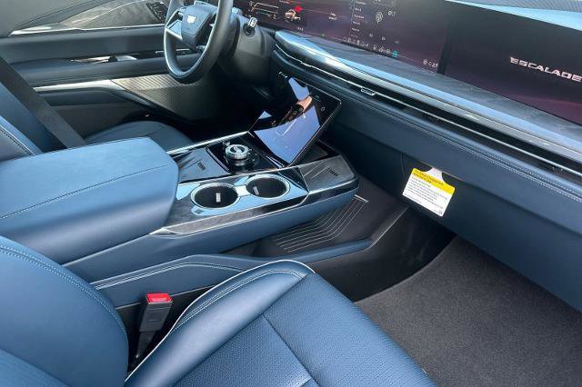 New 2025 Cadillac Escalade IQ Luxury 2 AWD/4WD image 18