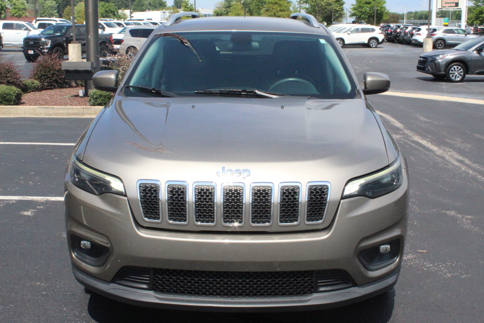 Used 2020 Jeep Cherokee Latitude Plus FWD image 3