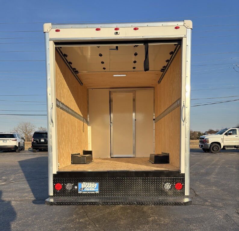 New 2024 Chevrolet Express 3500 w/ Power Convenience Package image 2