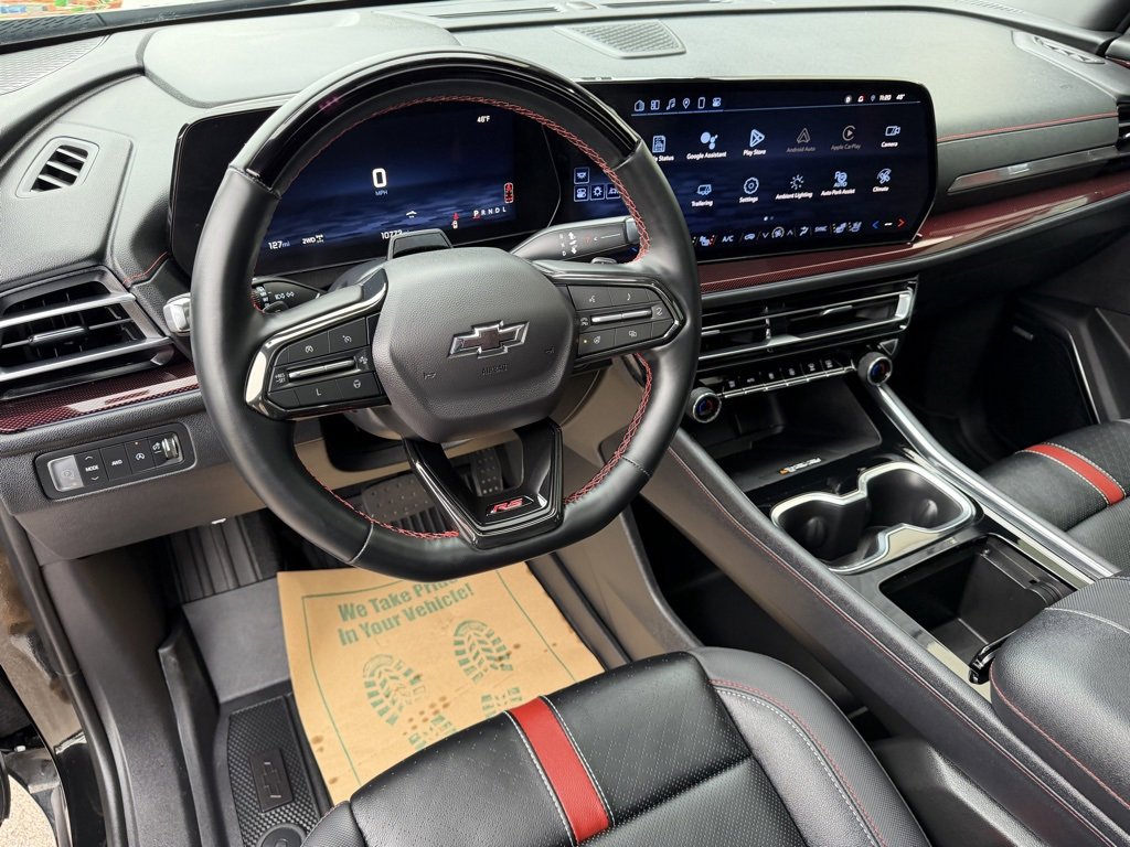 Used 2024 Chevrolet Traverse RS image 11