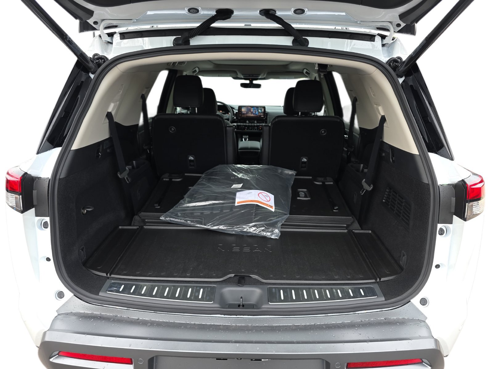 New 2026 Nissan Pathfinder Platinum w/ Accent Package FWD image 29
