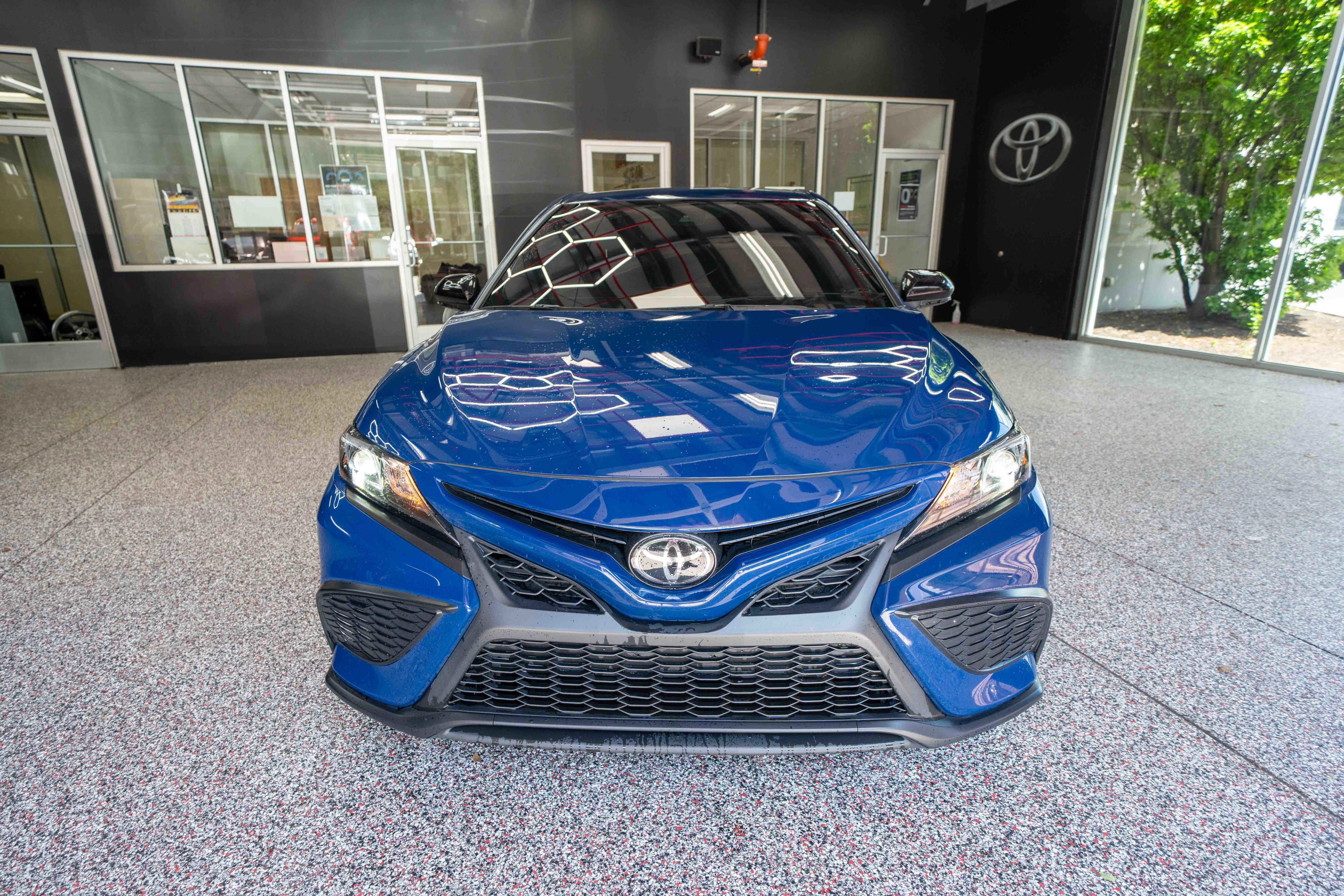 Used 2024 Toyota Camry SE FWD image 6