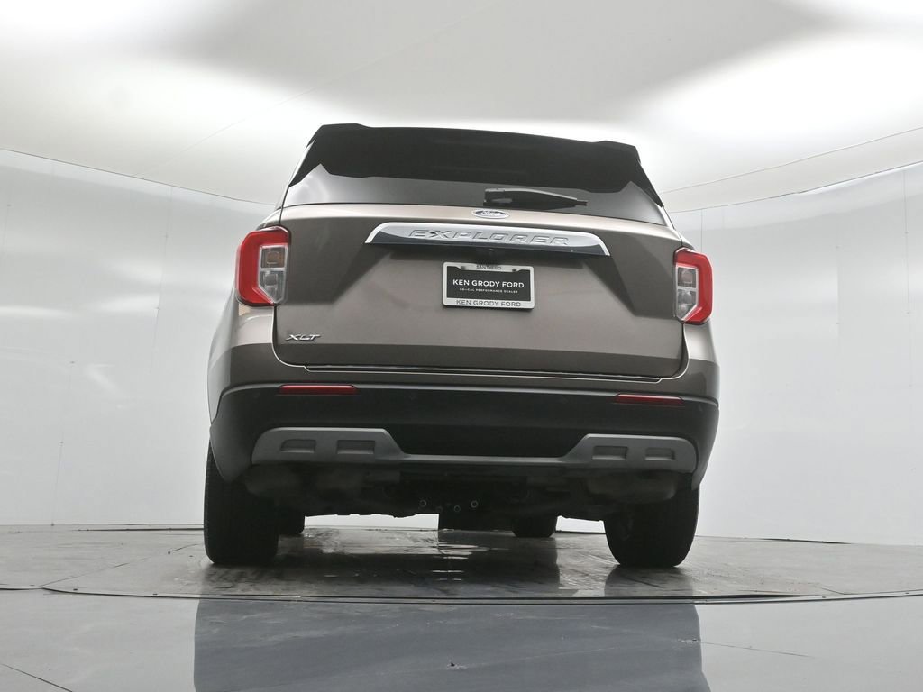 Used 2021 Ford Explorer XLT w/ Equipment Group 202A RWD image 48