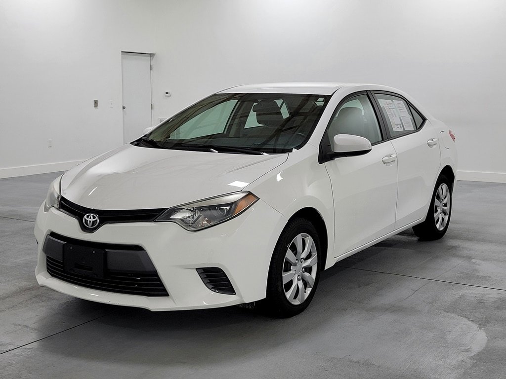 Used 2015 Toyota Corolla LE FWD image 4