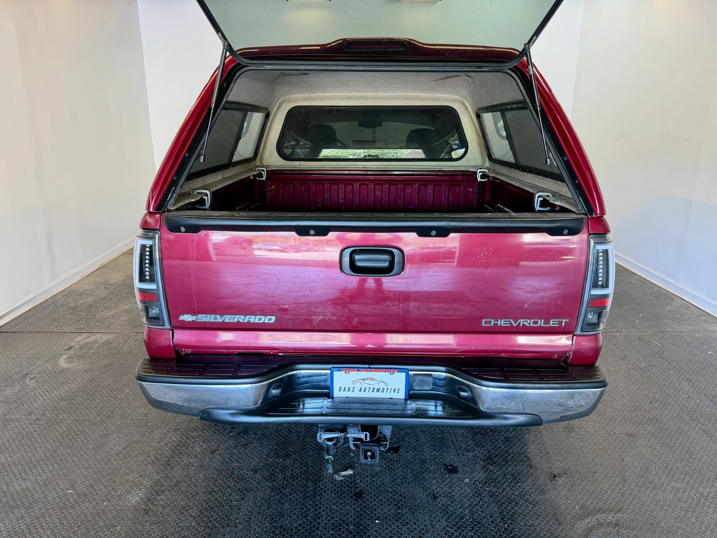 Used 2005 Chevrolet Silverado 1500 LS w/ Light Duty Power Package AWD/4WD image 8