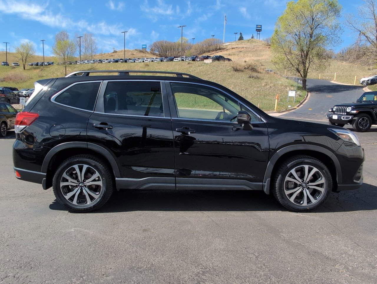 Used 2023 Subaru Forester Limited AWD/4WD image 8