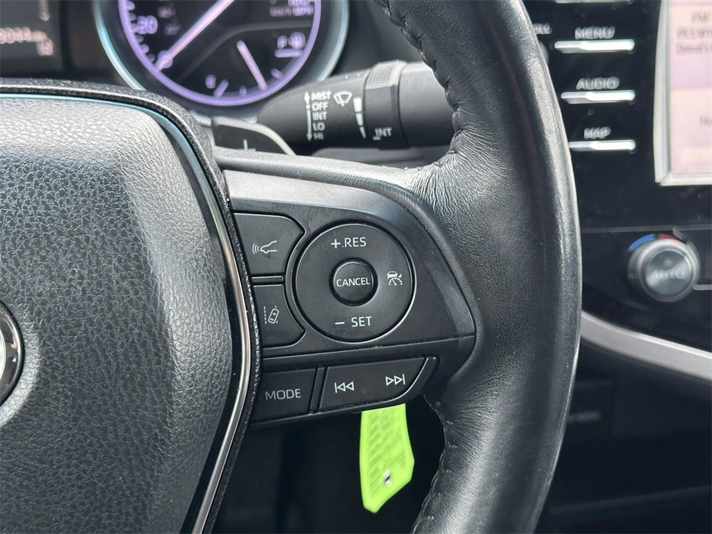 Used 2020 Toyota Camry SE image 21