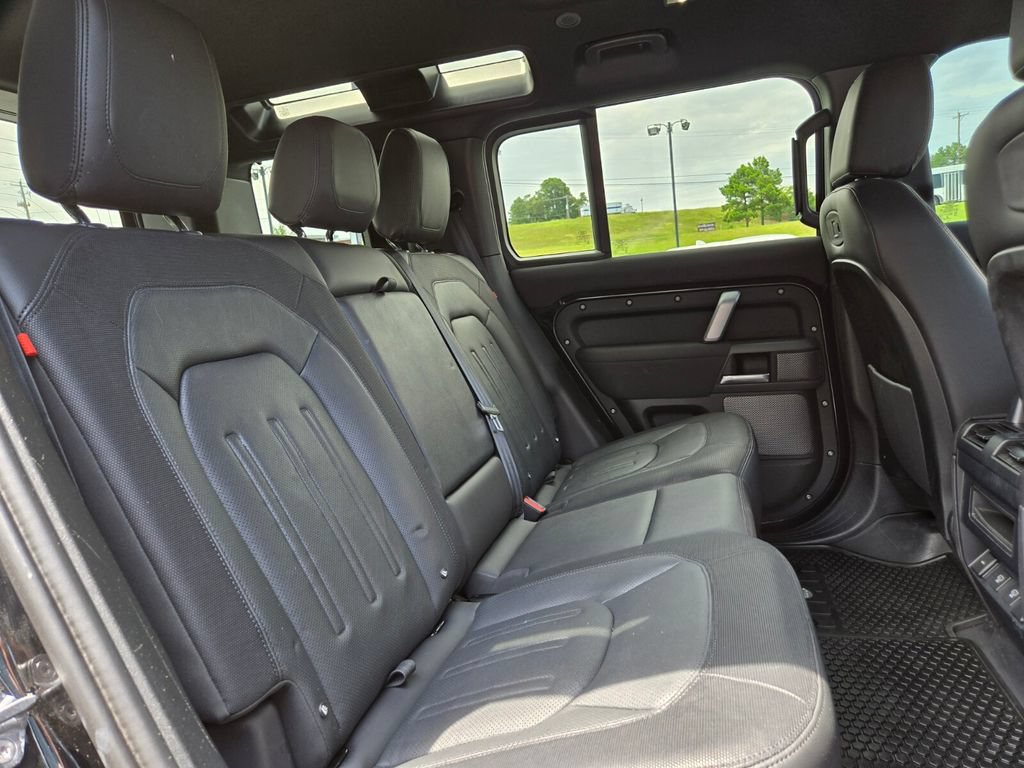 Used 2022 Land Rover Defender 110 X-Dynamic SE AWD/4WD image 18