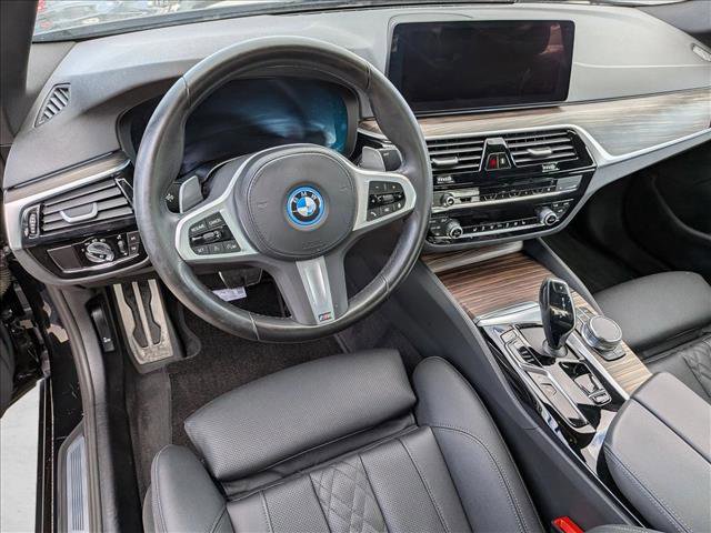 Used 2023 BMW 530e w/ M Sport Package RWD image 10