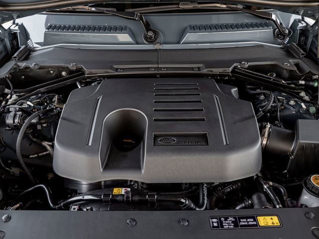 New 2026 Land Rover Defender 110 X-Dynamic SE image 34