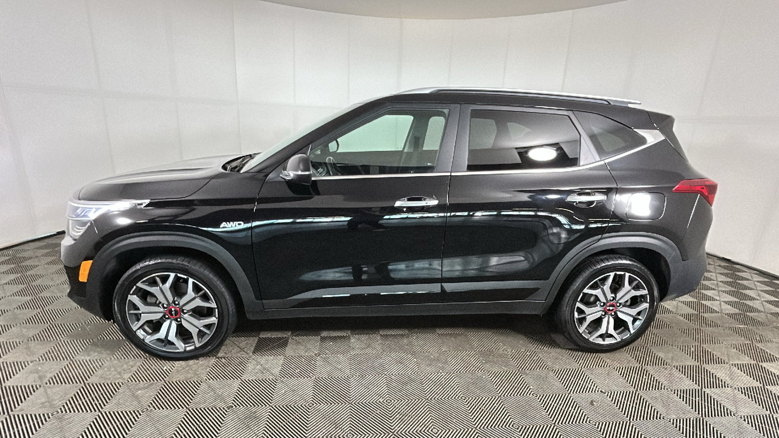 Used 2022 Kia Seltos SX w/ Sunroof Package AWD/4WD image 7