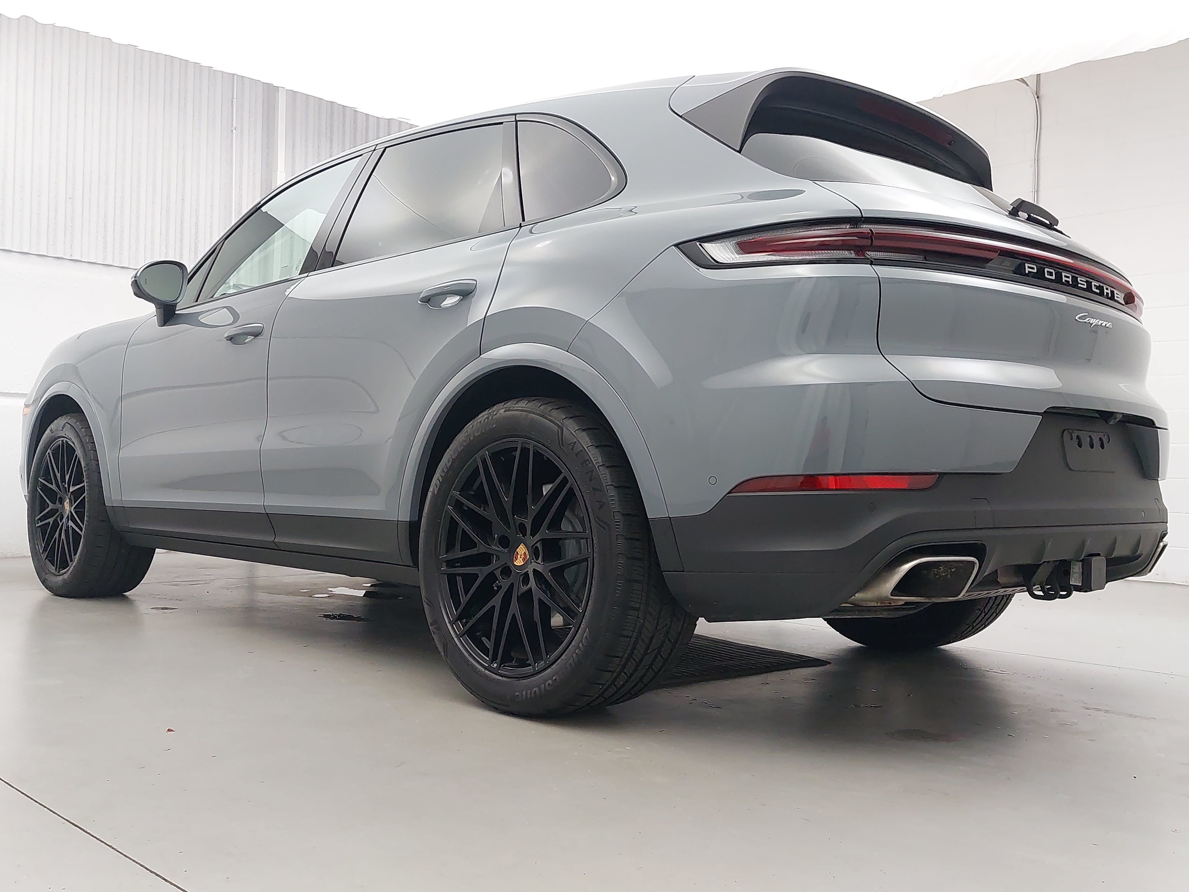 Certified 2026 Porsche Cayenne AWD/4WD image 3