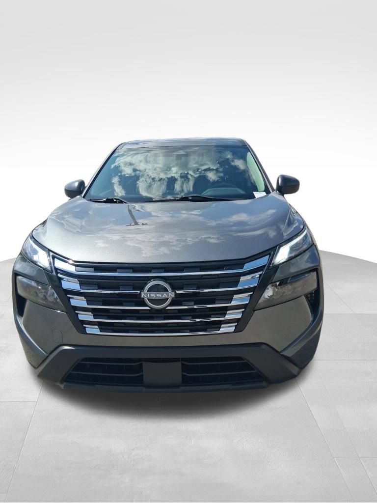 Used 2024 Nissan Rogue S AWD/4WD image 8
