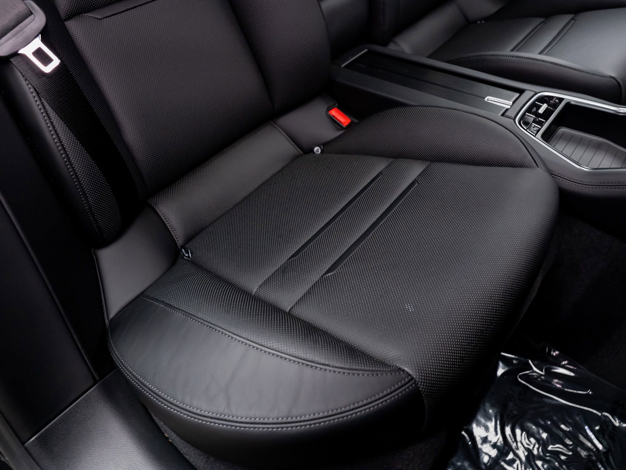 Used 2019 Porsche Panamera GTS w/ Assistance Package image 35