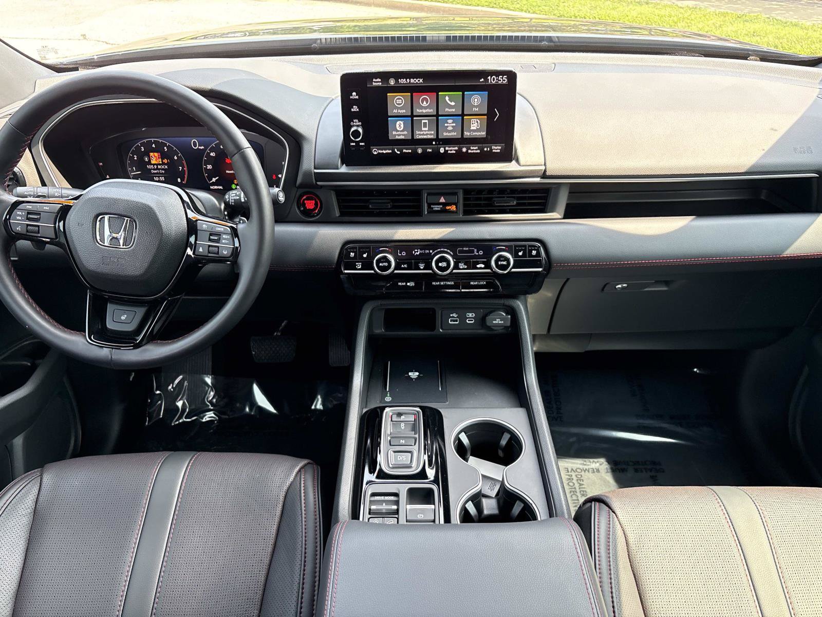 Used 2025 Honda Pilot Black Edition image 30