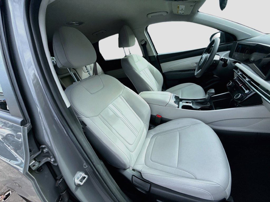 Used 2025 Hyundai Tucson SEL FWD image 32