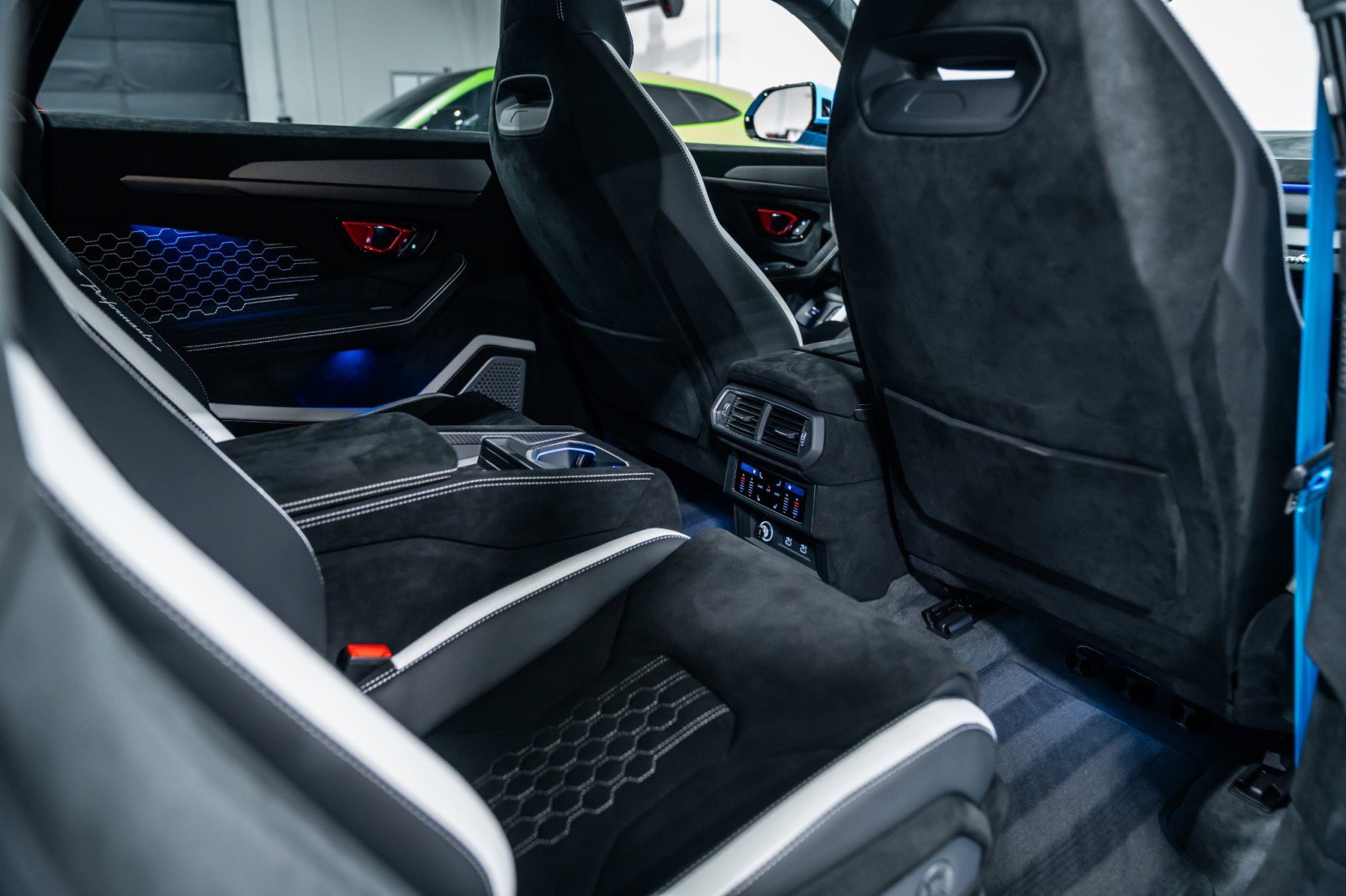 Used 2024 Lamborghini Urus Performante image 30