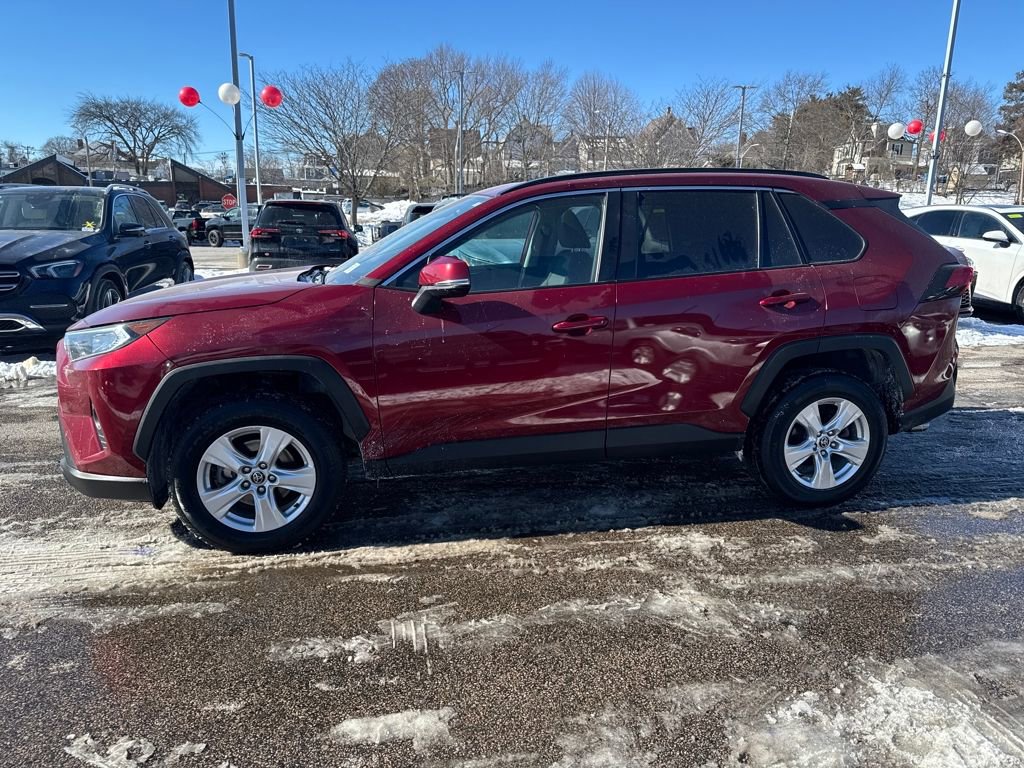 Used 2021 Toyota RAV4 XLE w/ Convenience Package image 4